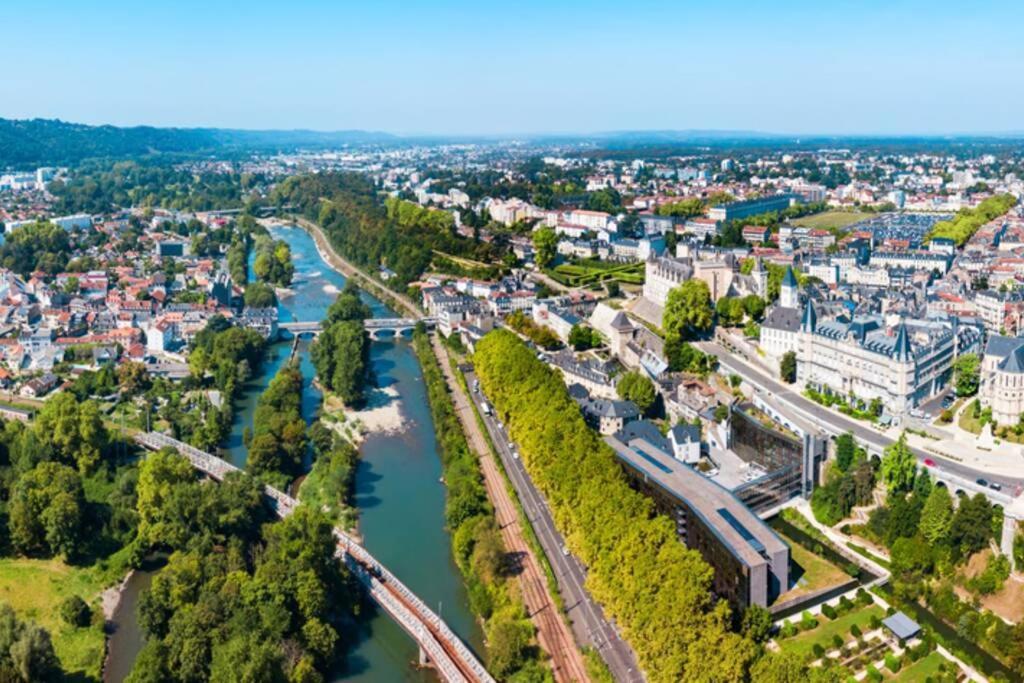 ONLOC - Appart Réveil proche Halles avec parking Pau Extérieur photo